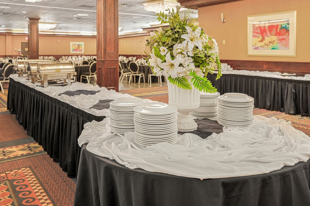 iHOTEL & Conference Centre Red Deer 47/57