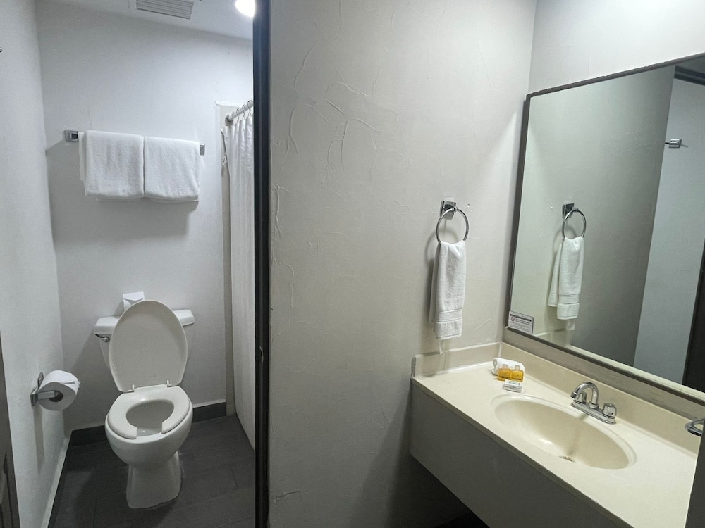 Hotel Plaza Del Arco 45/50
