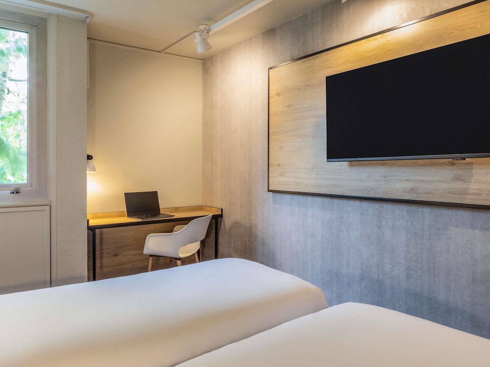 ibis Paris Gennevilliers 18/76