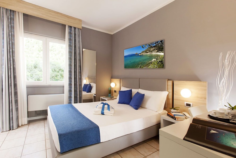 French, Double Bed