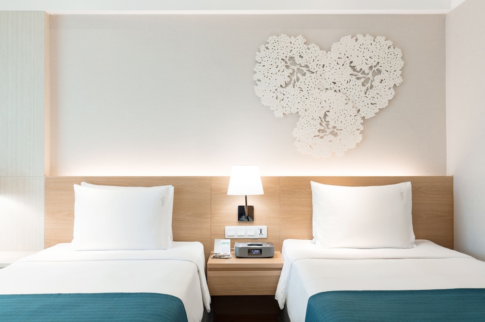 Holiday Inn Bangkok Hotel 19/76
