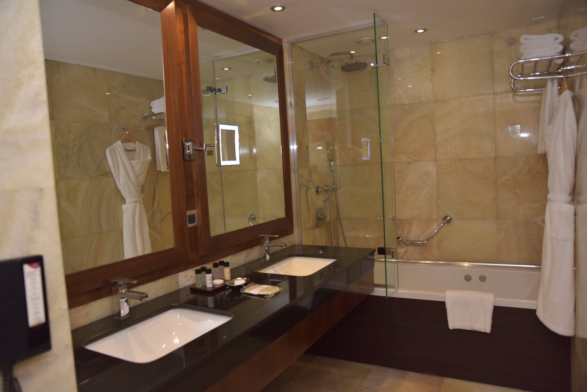 جناح بسرير فردي بغرفة نوم واحدة، Crowne Plaza Istanbul Harbiye Hotel 8/10