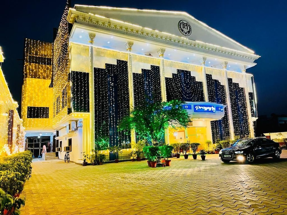 HOTEL PRAYAG INN 4/45