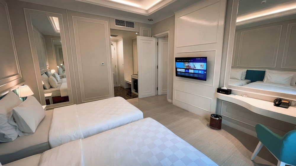 The Grantage Hotel and Sky Lounge 10/50