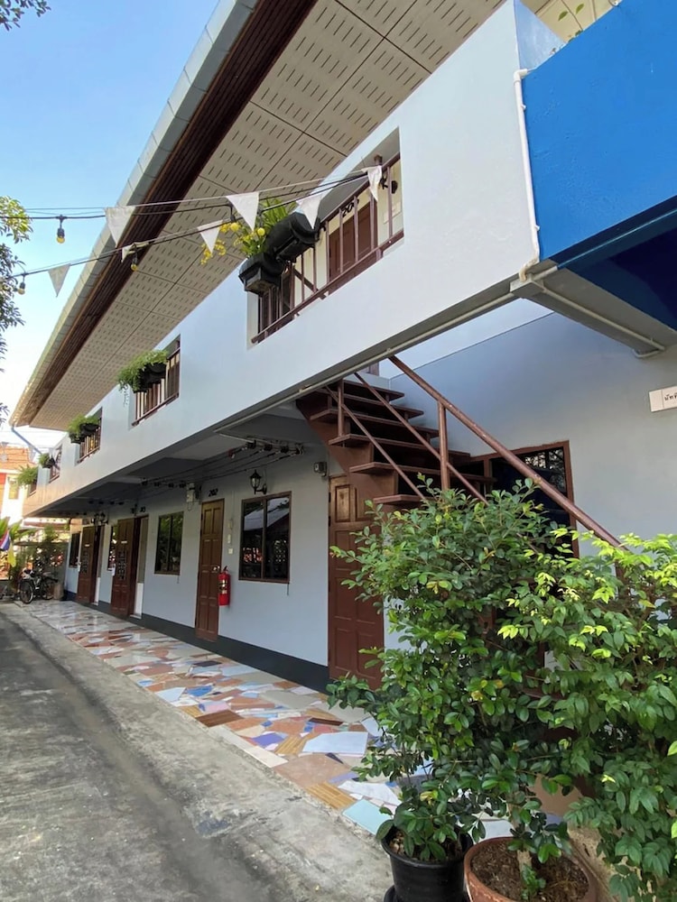 Baan Nuk Anong 7/67