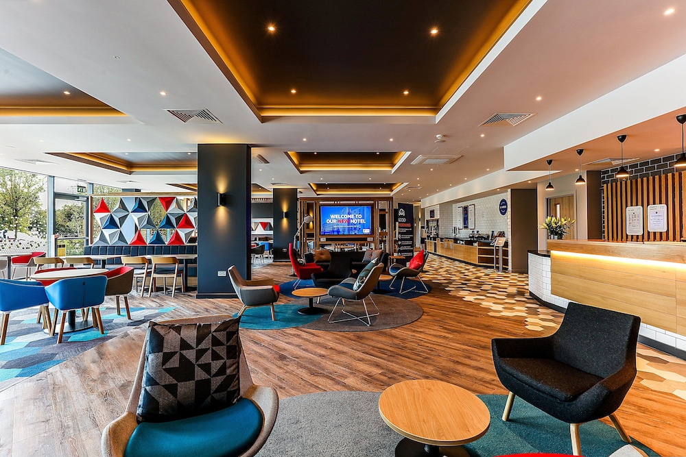 Holiday Inn Express Bicester 26/49