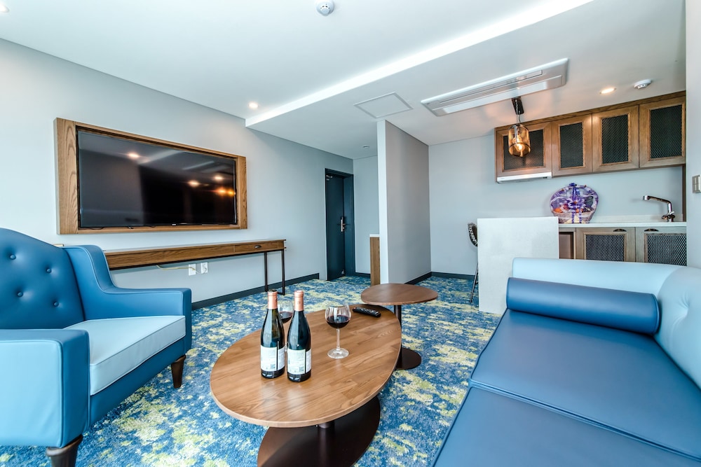 Marevo Beach Hotel 58/76