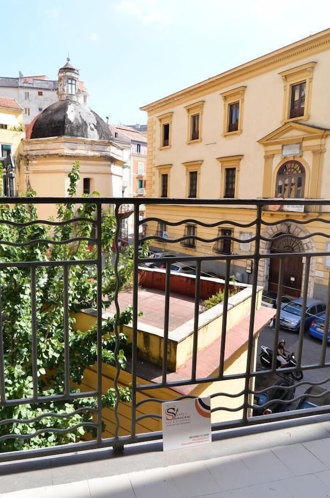 Santi E Saraceni 5/44