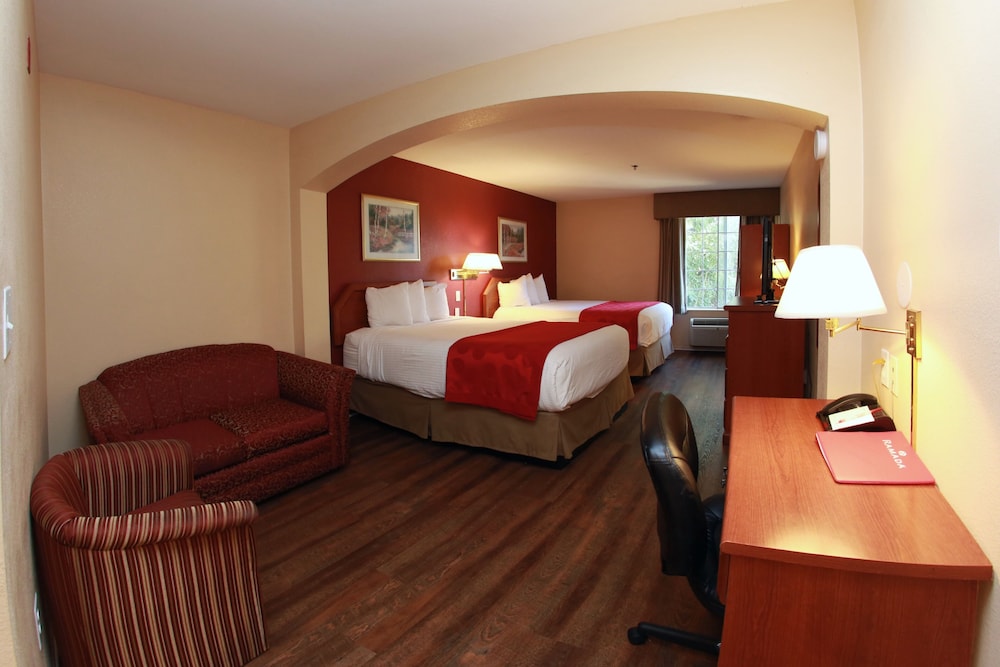 غرفة ديلوكس بسريرين كوين، Ramada By Wyndham Fresno Northwest 5/10