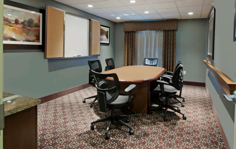 Hampton Inn Suites Grafton 42/46