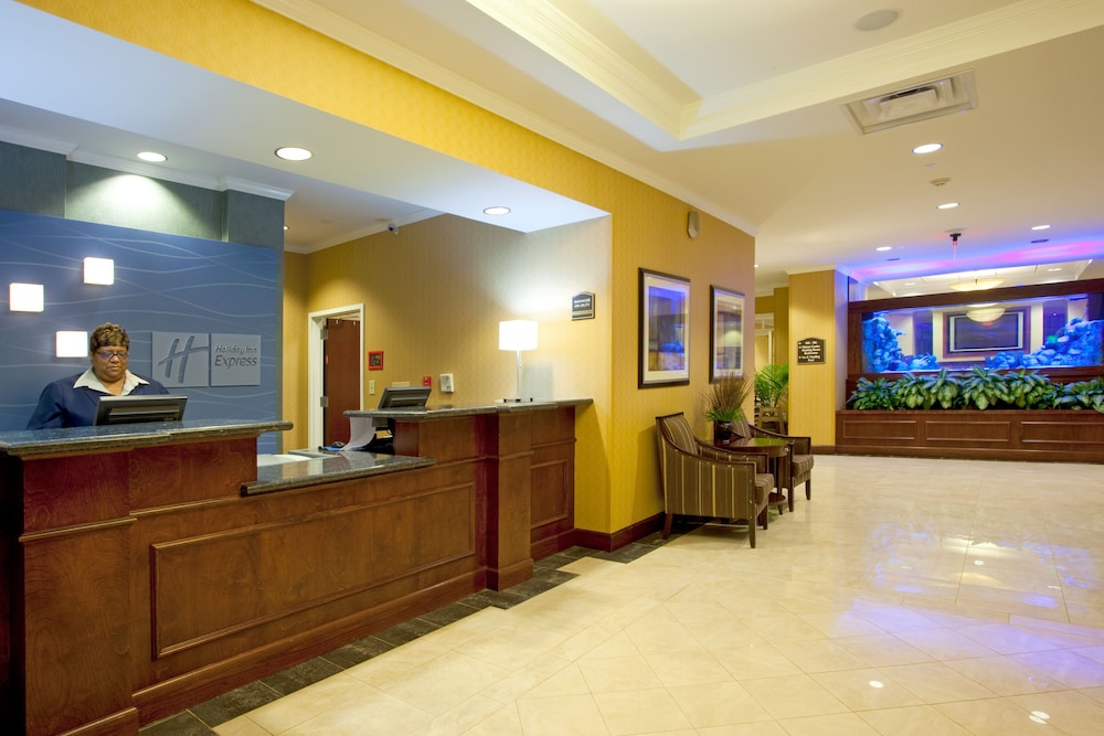 Holiday Inn Express Hotel and Suites Columbus At Northlake 8/57