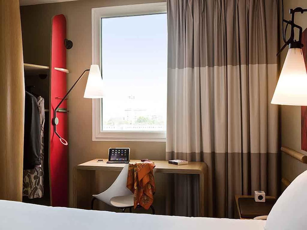 Ibis Paris Porte De Clichy Centre 43/71