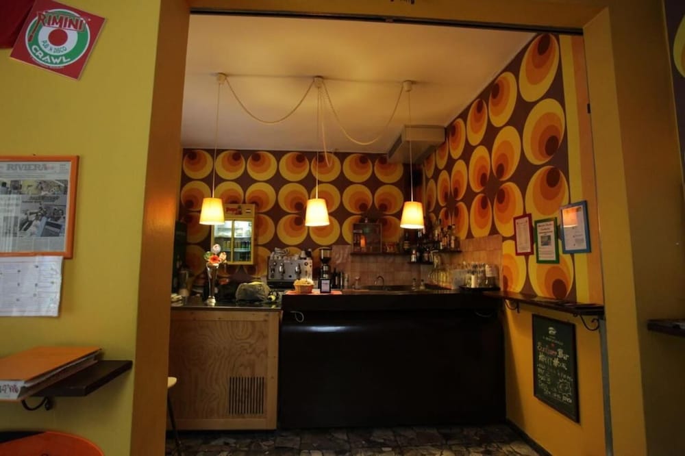 Sunflower City Backpacker & Student Hostel 41/48