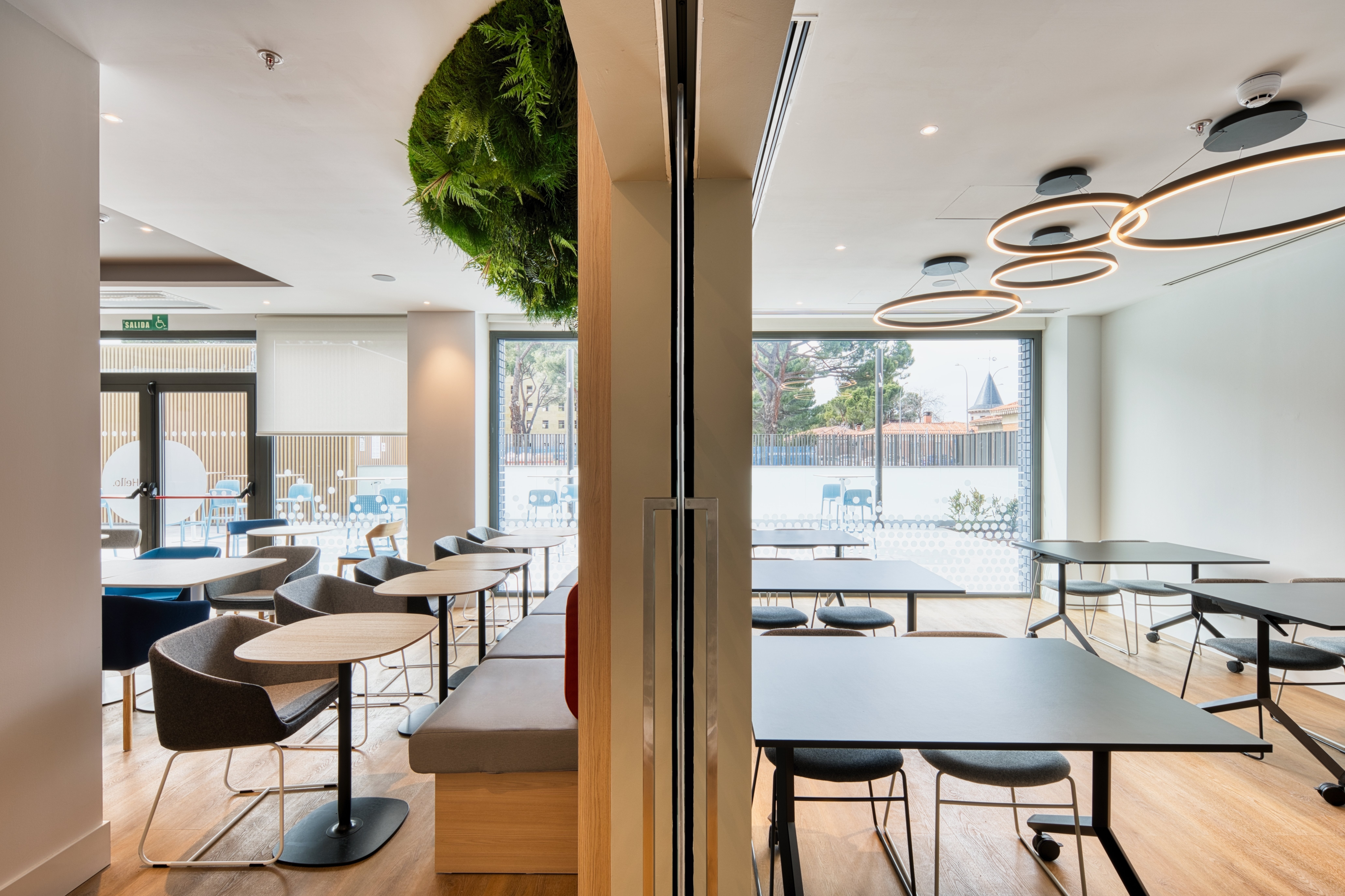 Holiday Inn Express Madrid Airport 32/40