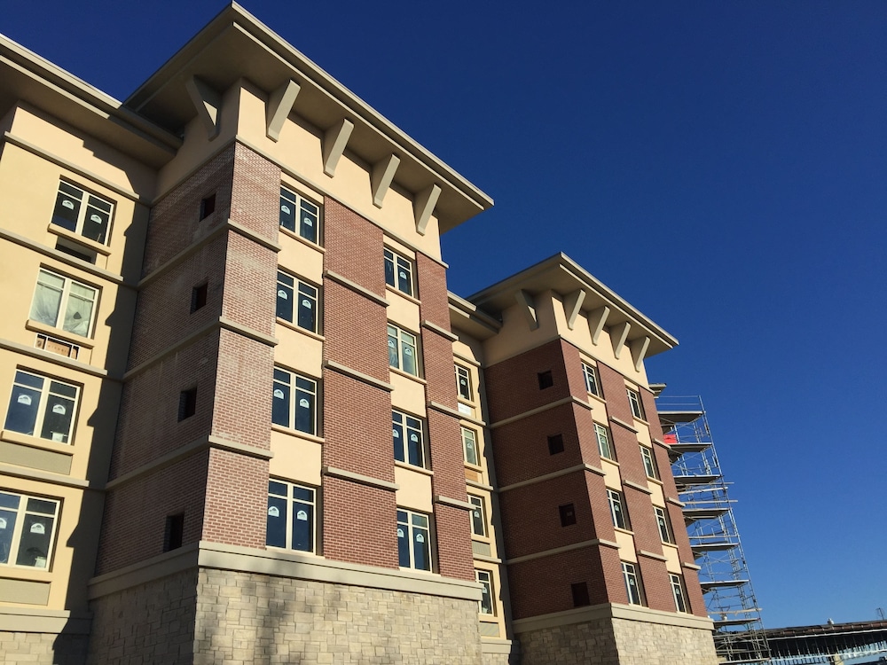 Drury Inn and Suites Louisville North 2/35
