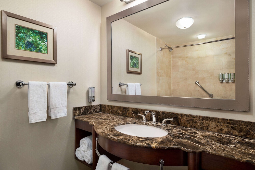 غرفة سوبيريور بسريرين مزدوجين، Viana Hotel and Spa, Trademark Collection by Wyndham 2/2