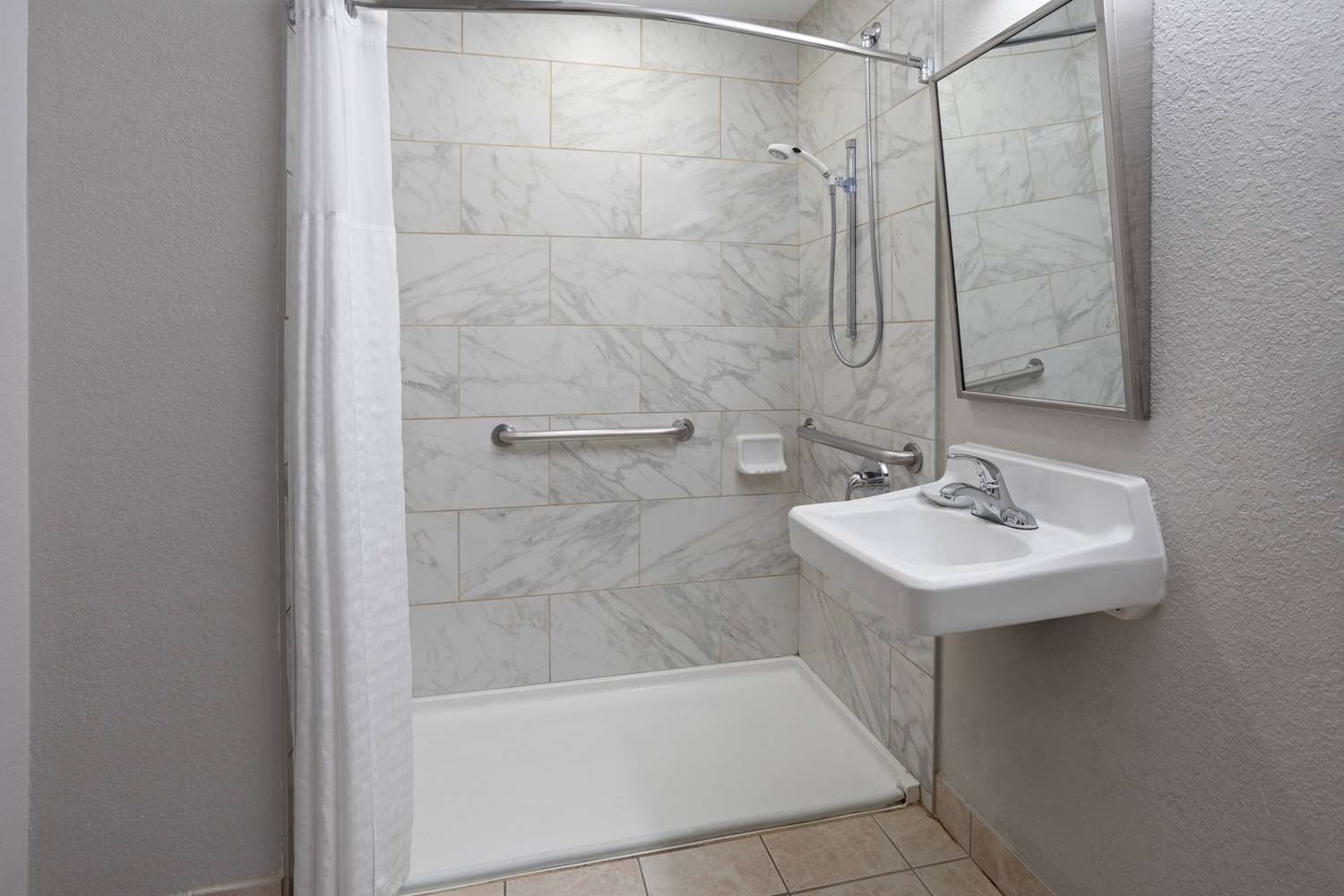 Microtel Inn And Suites Ann Arbor Plymouth Rd 39/39