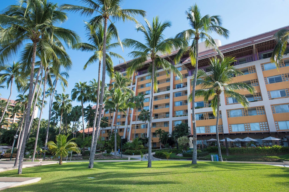 Club Regina Puerto Vallarta 65/75