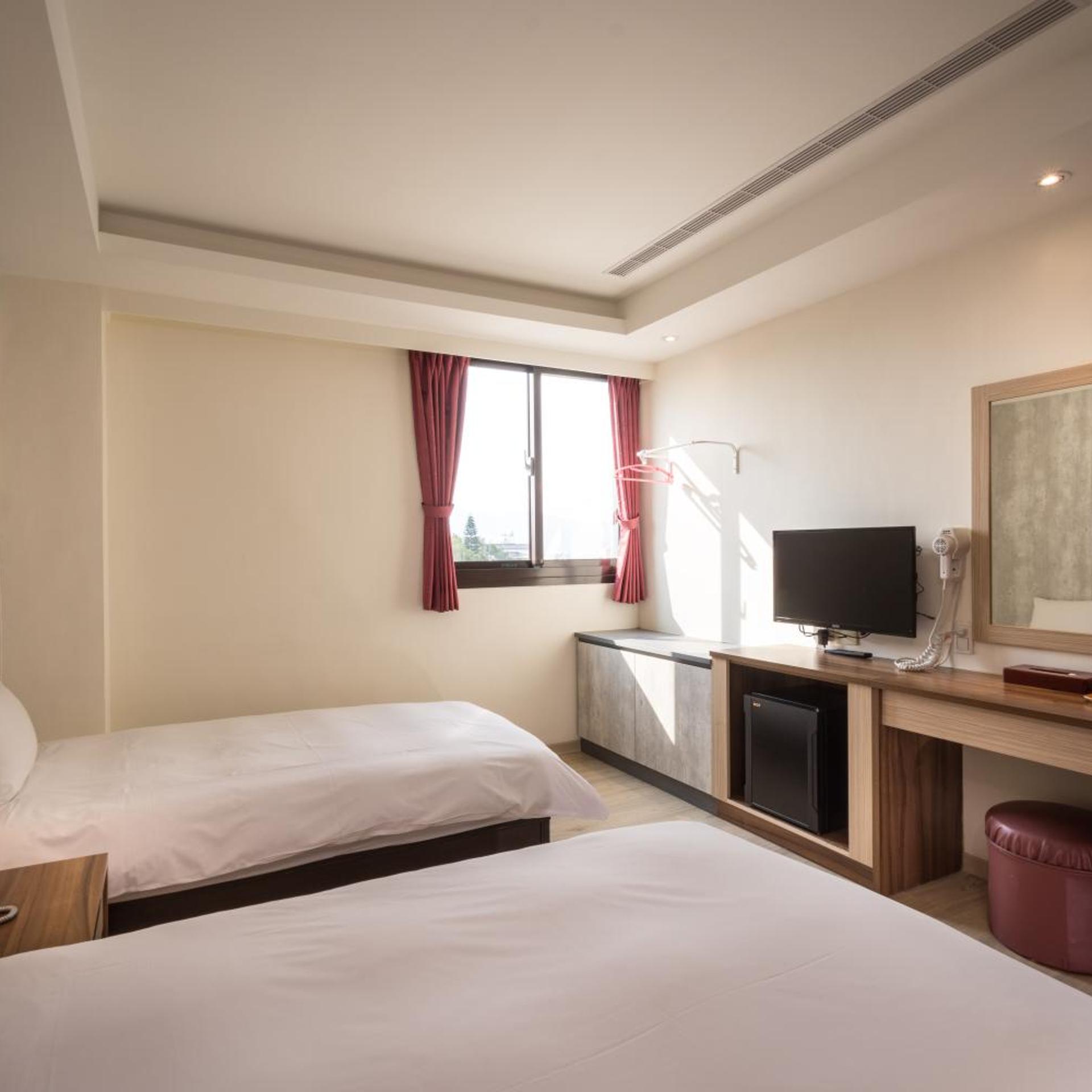 Yadi Hotel 19/53