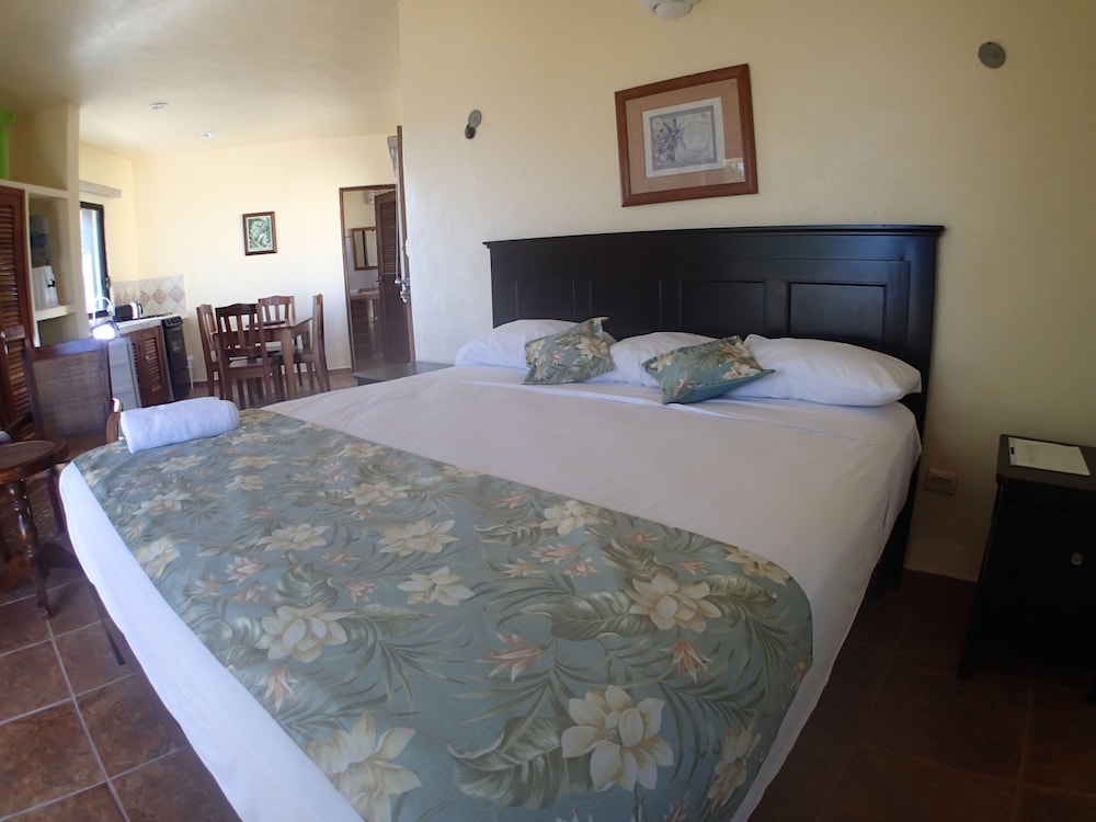 Premium, 1 King and 1 Single Beds, Ocean Front
