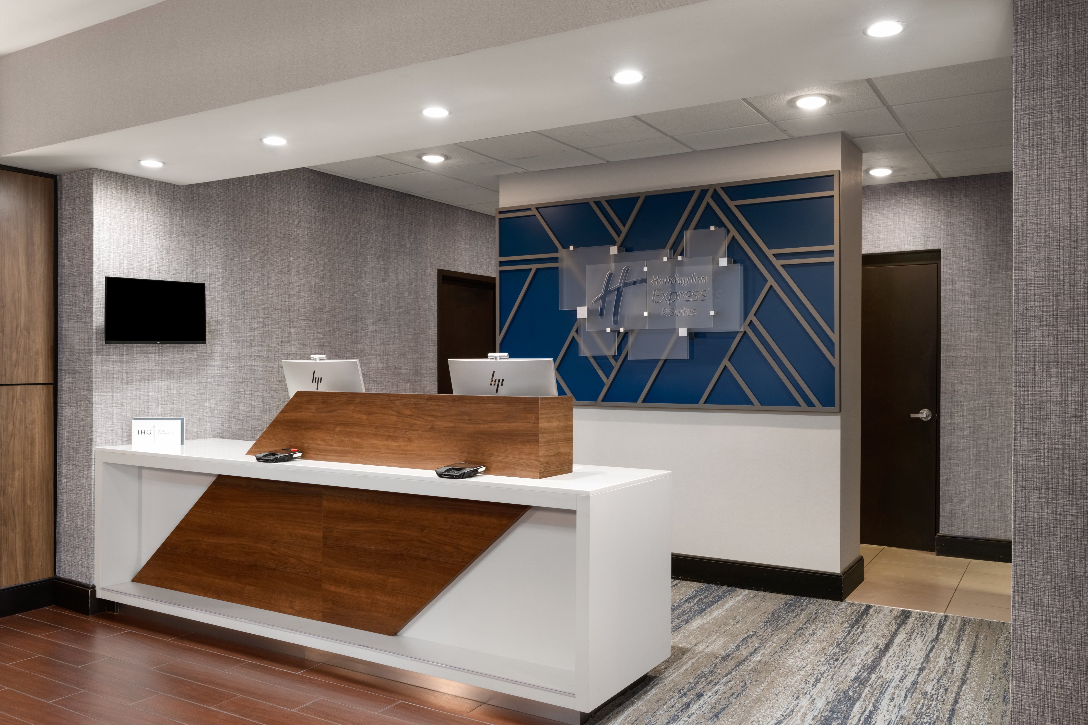 Holiday Inn Express Hotel And Suites Orlando East Ucf Area 7/50