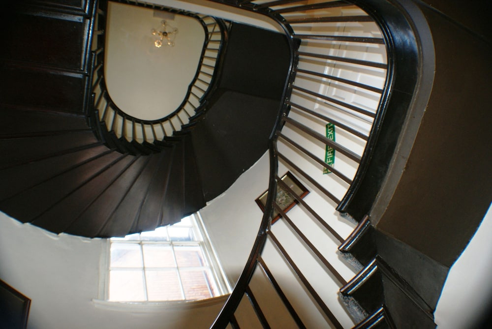 The Bank House 23/28
