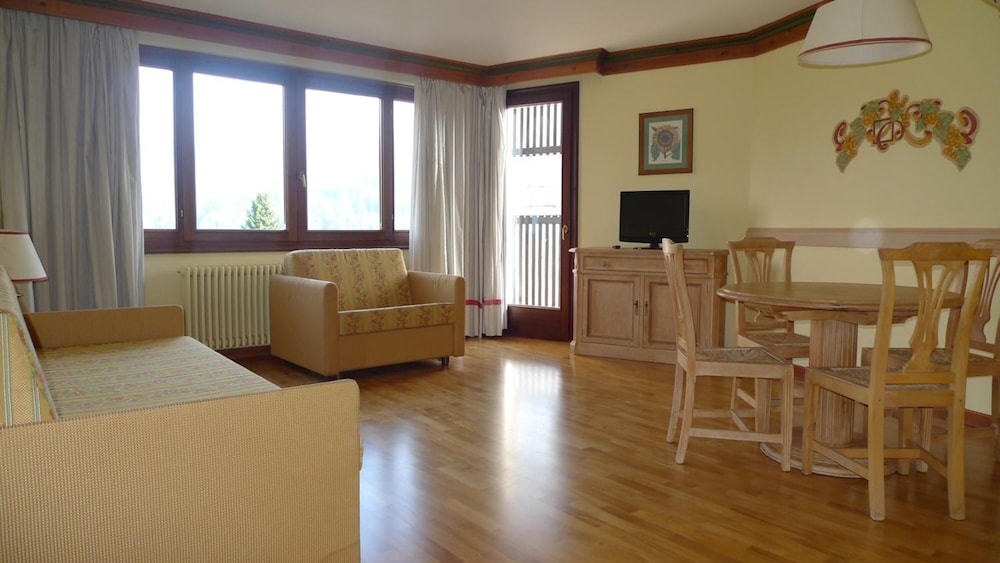 Hotel Residence Catturani 15/37