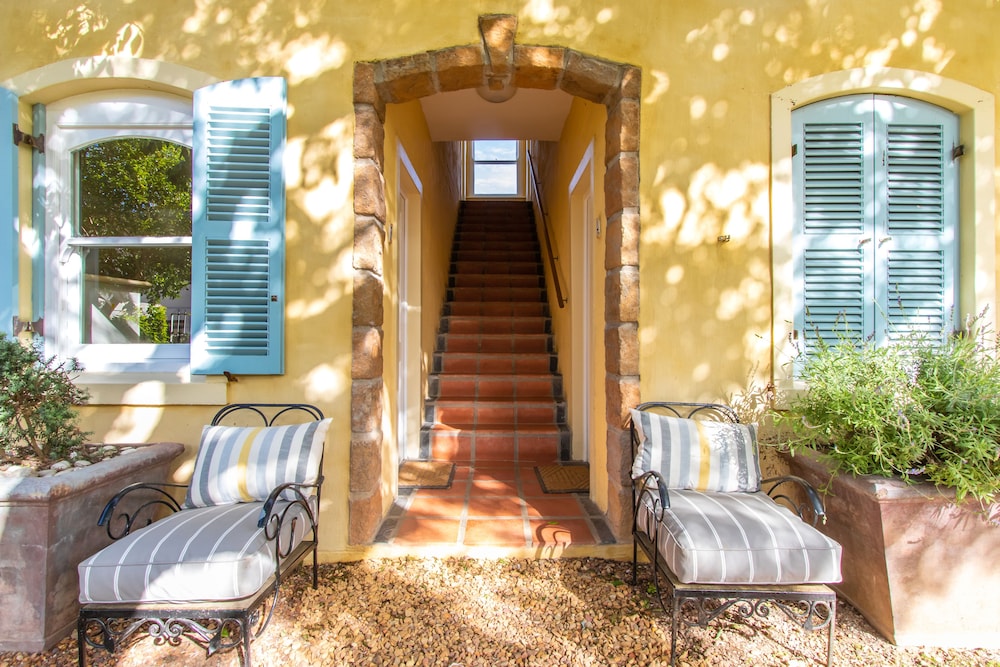 Auberge Burgundy Guest House Hermanus 27/43