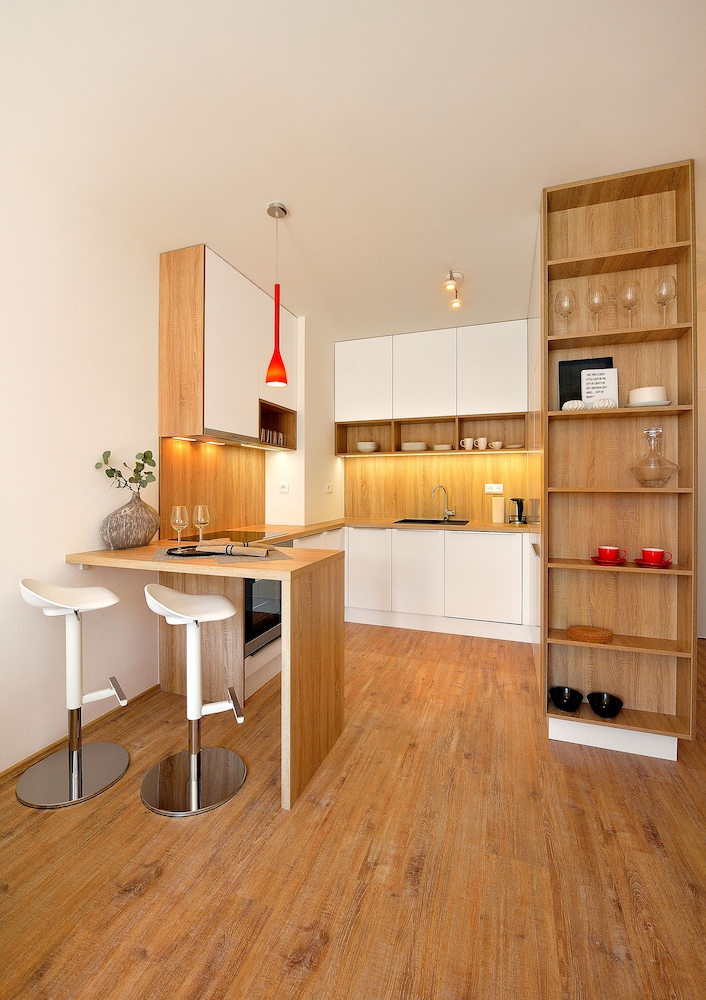Apollis Business & Budget By Ambiente 10/40
