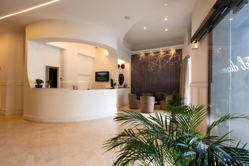 Hotel Diamond 4/50