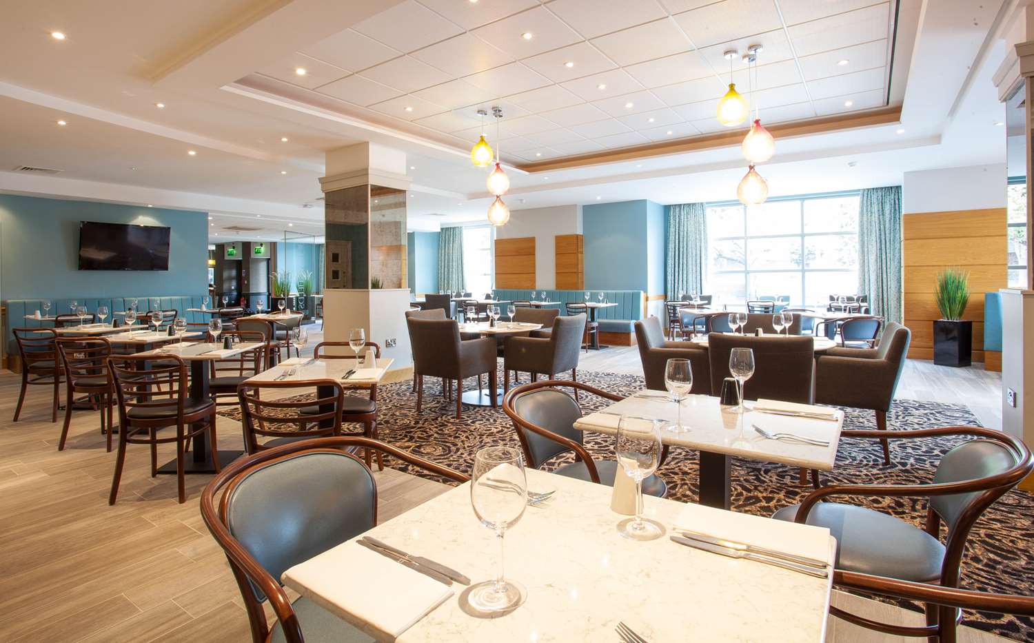 Manchester Altrincham Cresta Court Hotel 9/18