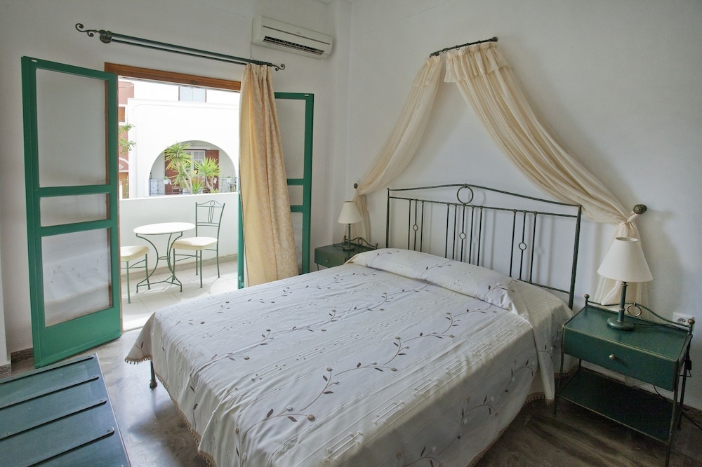 MARY HOTEL(Studios and Apartments) 20/55