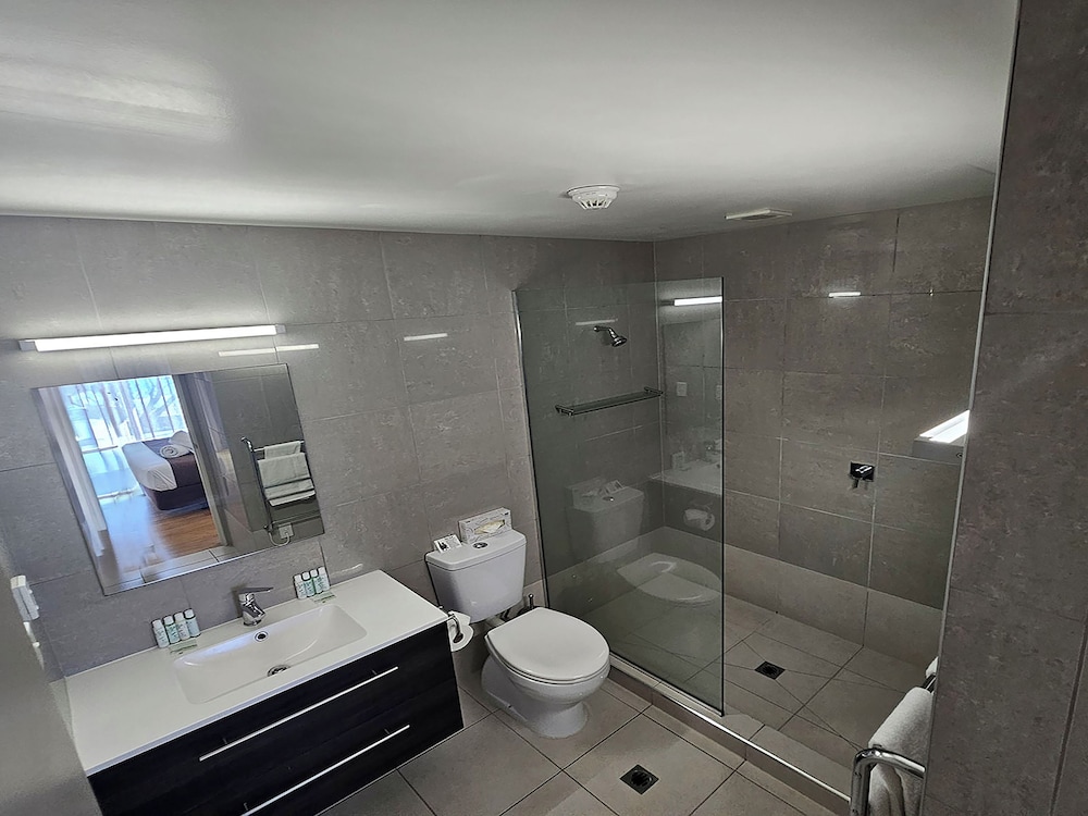 Sea Spray Suites 56/61