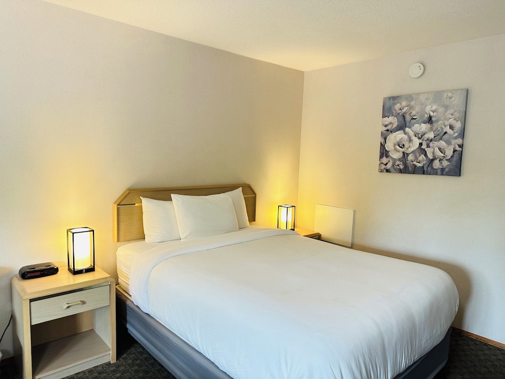 Timberland Inn & Suites 24/63