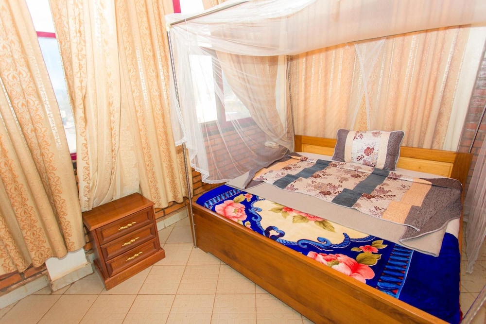Heart Land Hotel 22/48