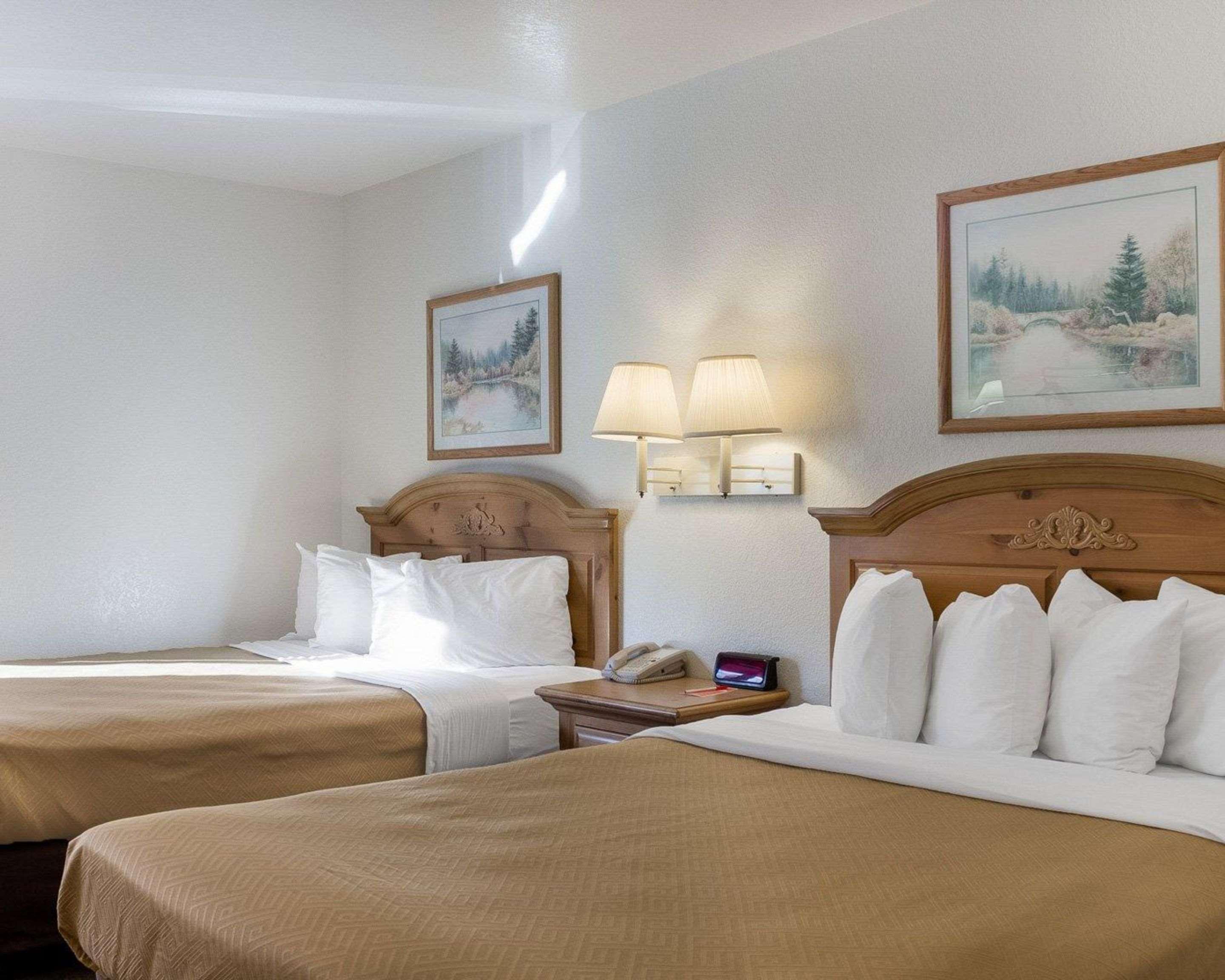 Royal Inn Keystone (ex Econo Lodge Near Mt. Rushmore Memorial) 9/20