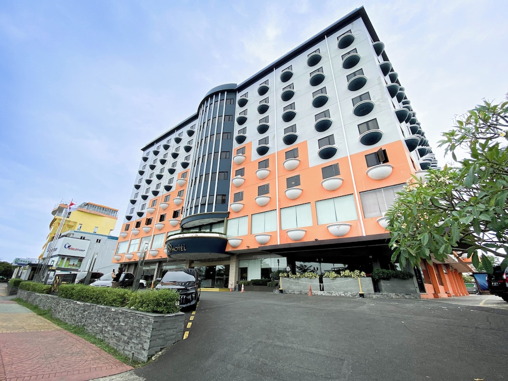 89 Hotel 5/86