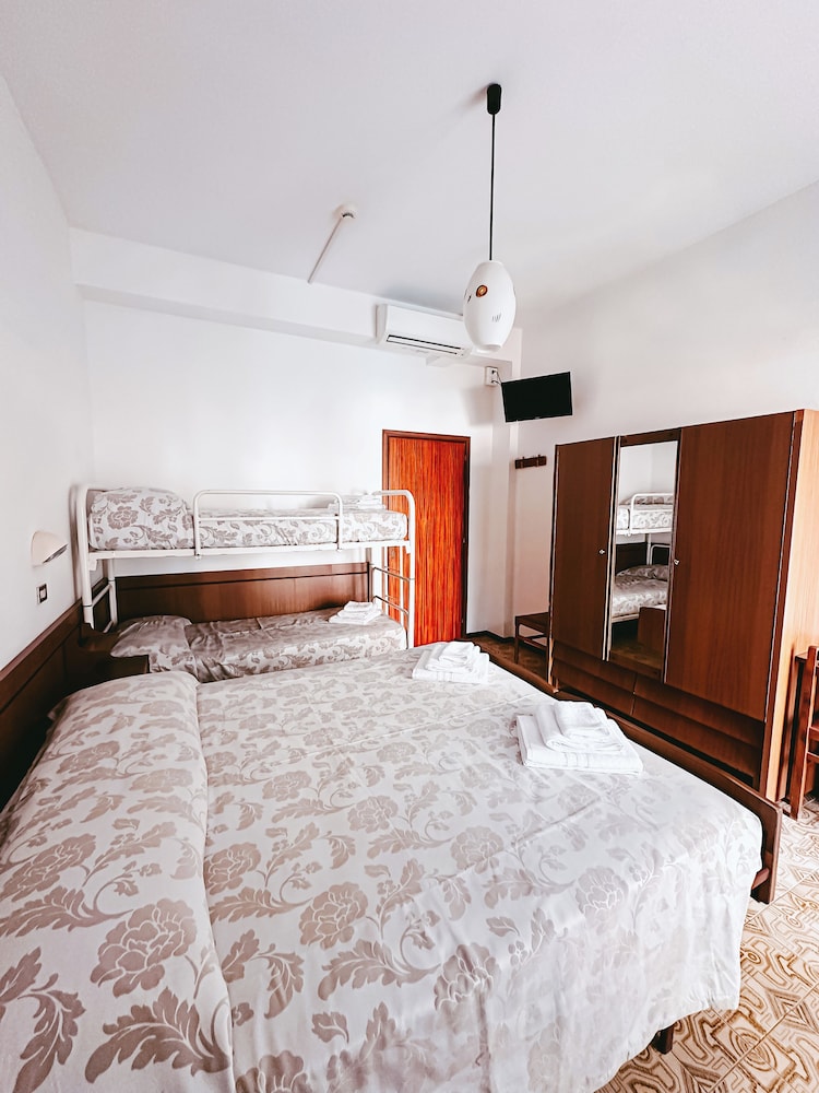 Hotel Paglierani 35/74