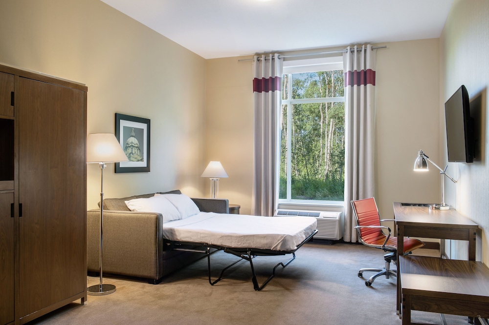 FOUR POINTS BY SHERATON GRANDE PRAIRIE 12/36