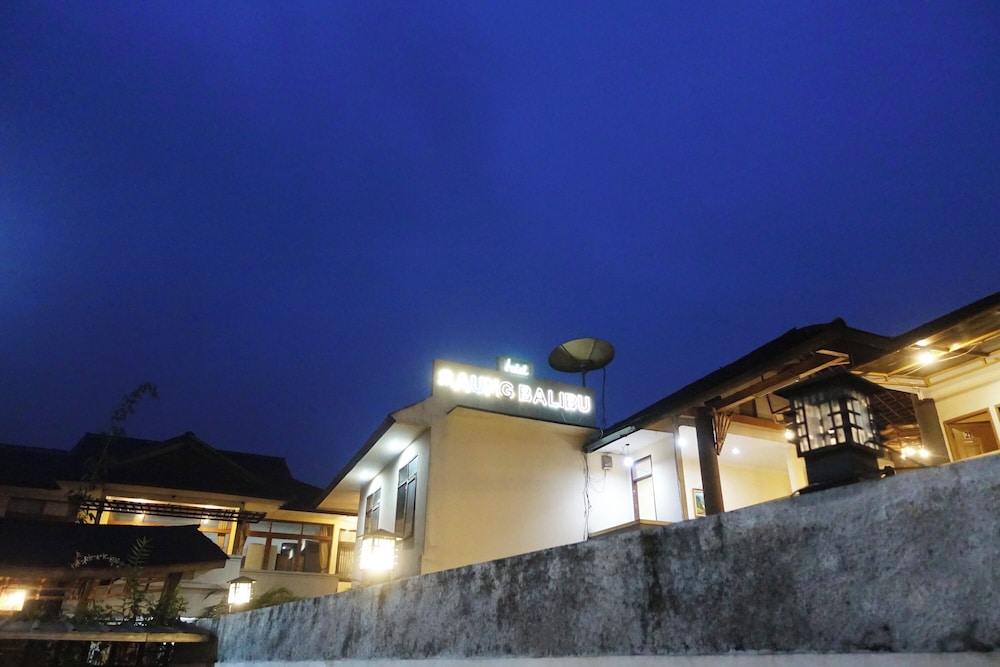 Saung Balibu Hotel 6/68