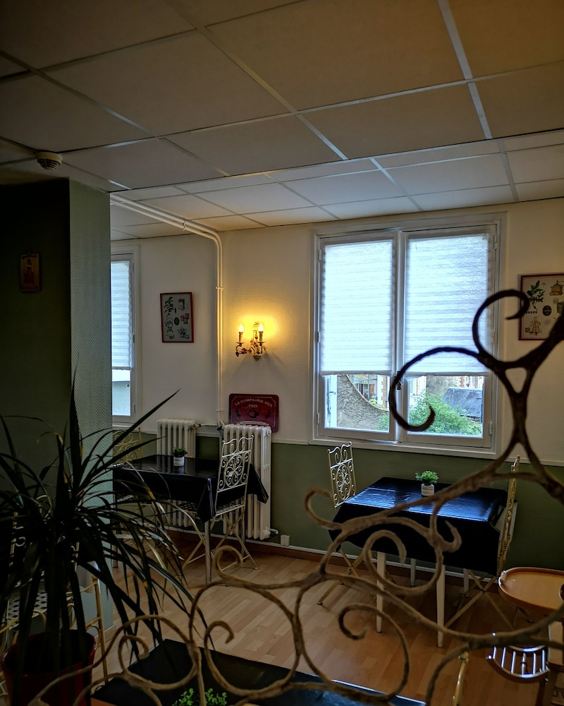 Trianon Hotel 25/36