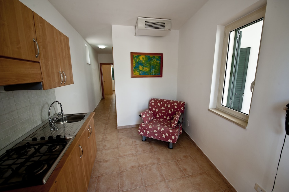 VILLAGGIO LE DIOMEDEE 37/70