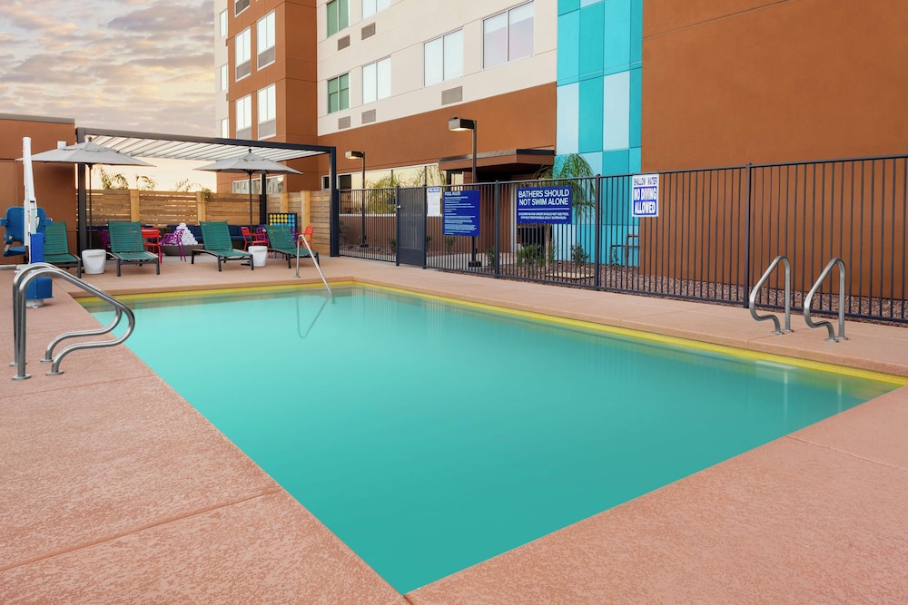 Tru By Hilton Gilbert 3/40