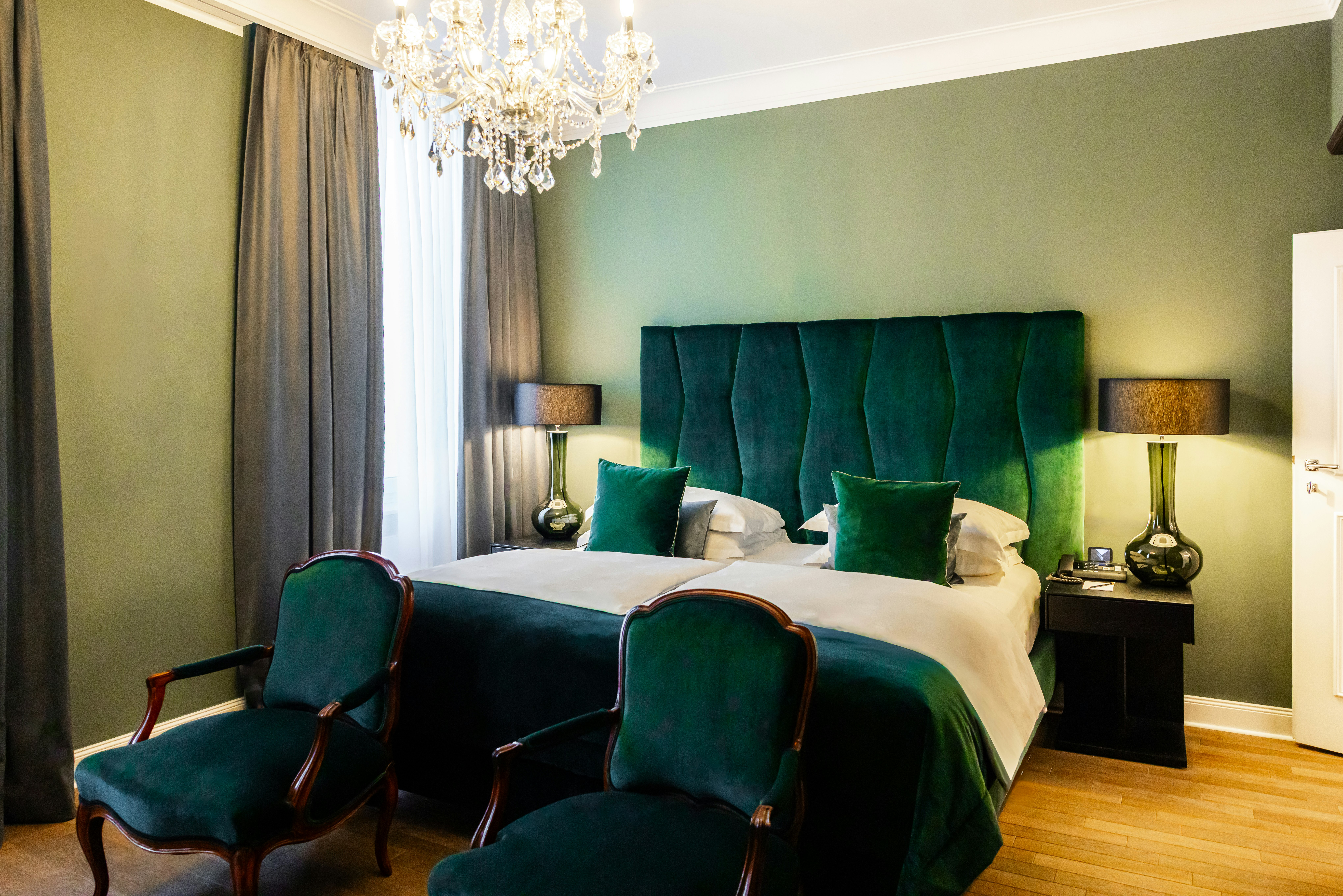 Excelsior Hotel Ernst 28/82