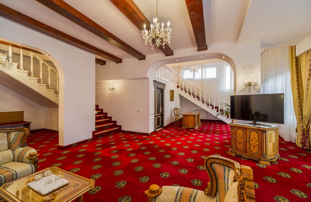 Aurelius Hotel 37/49