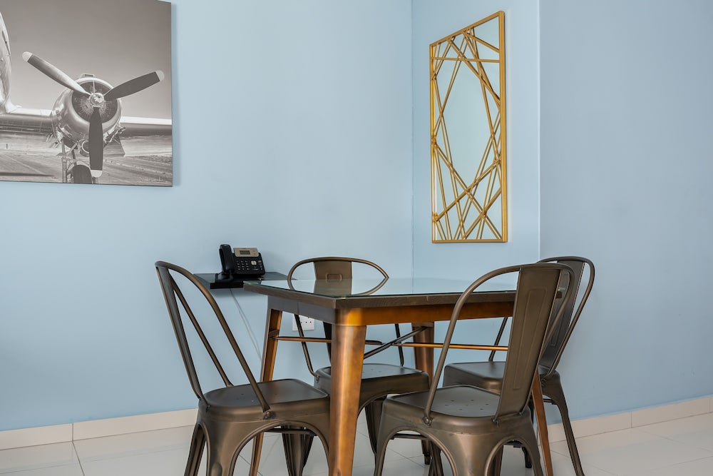 Infinity Self-Catering Apartments 5/50