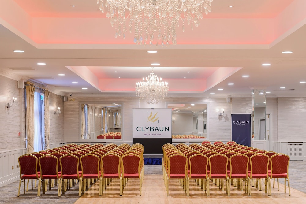 Clybaun Hotel & Leisure Centre 63/69