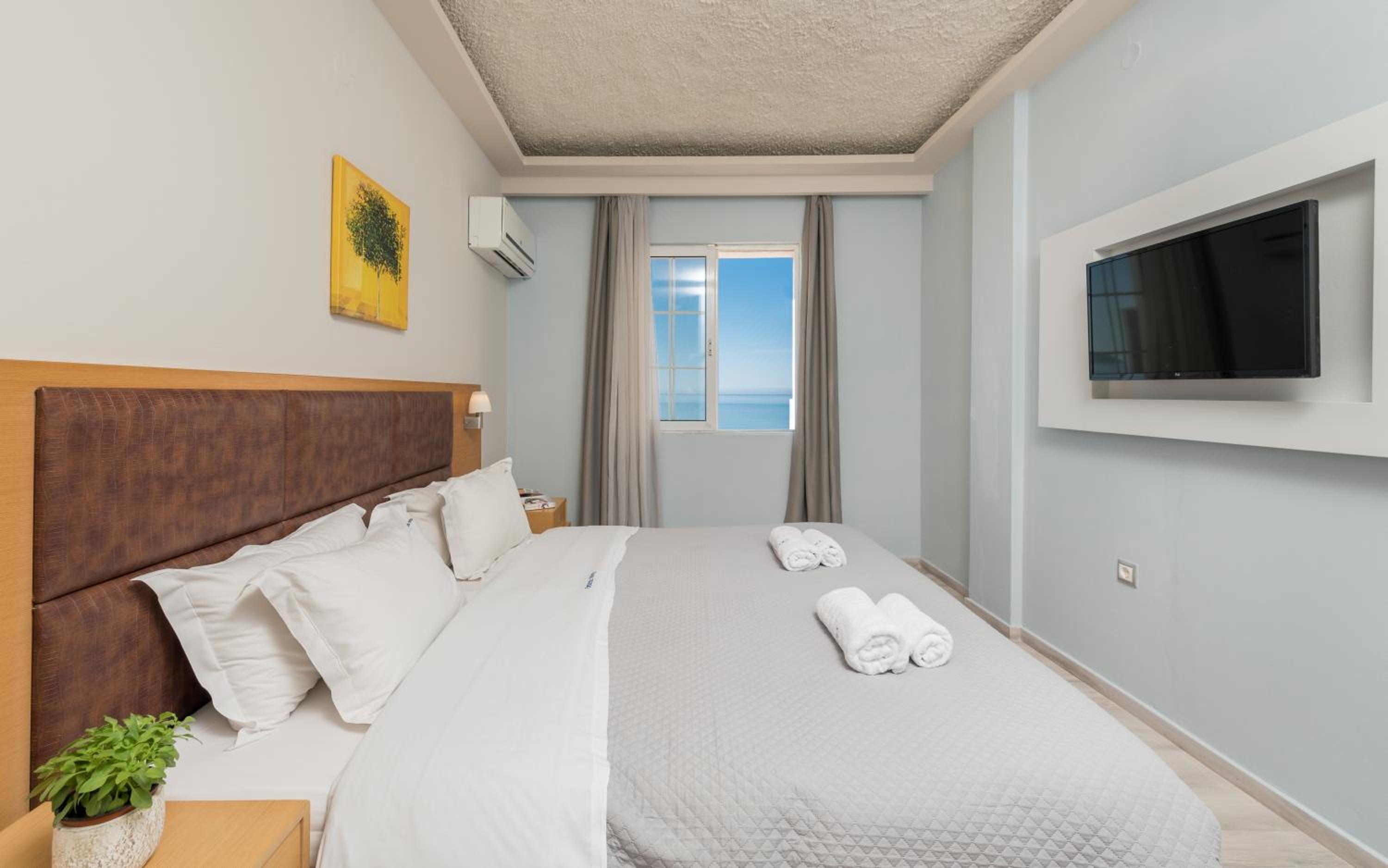 Crystal Beach Hotel 15/51