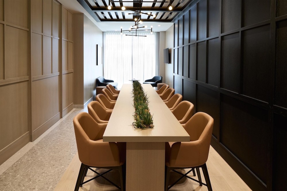 Hyatt Place Montreal Airport 36/50