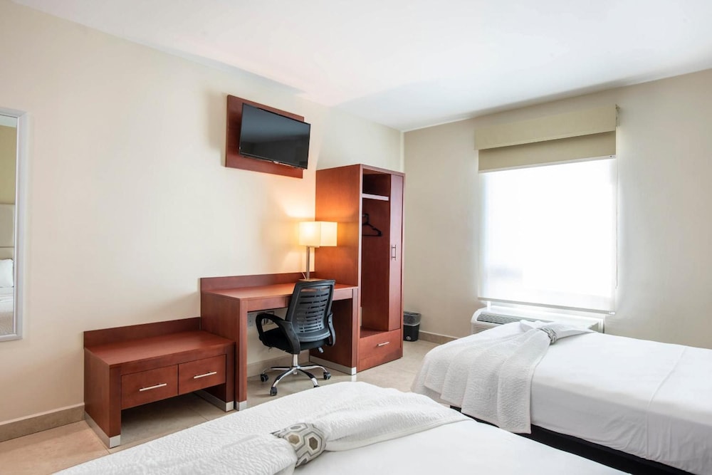 Av Inn Hotel 27/67